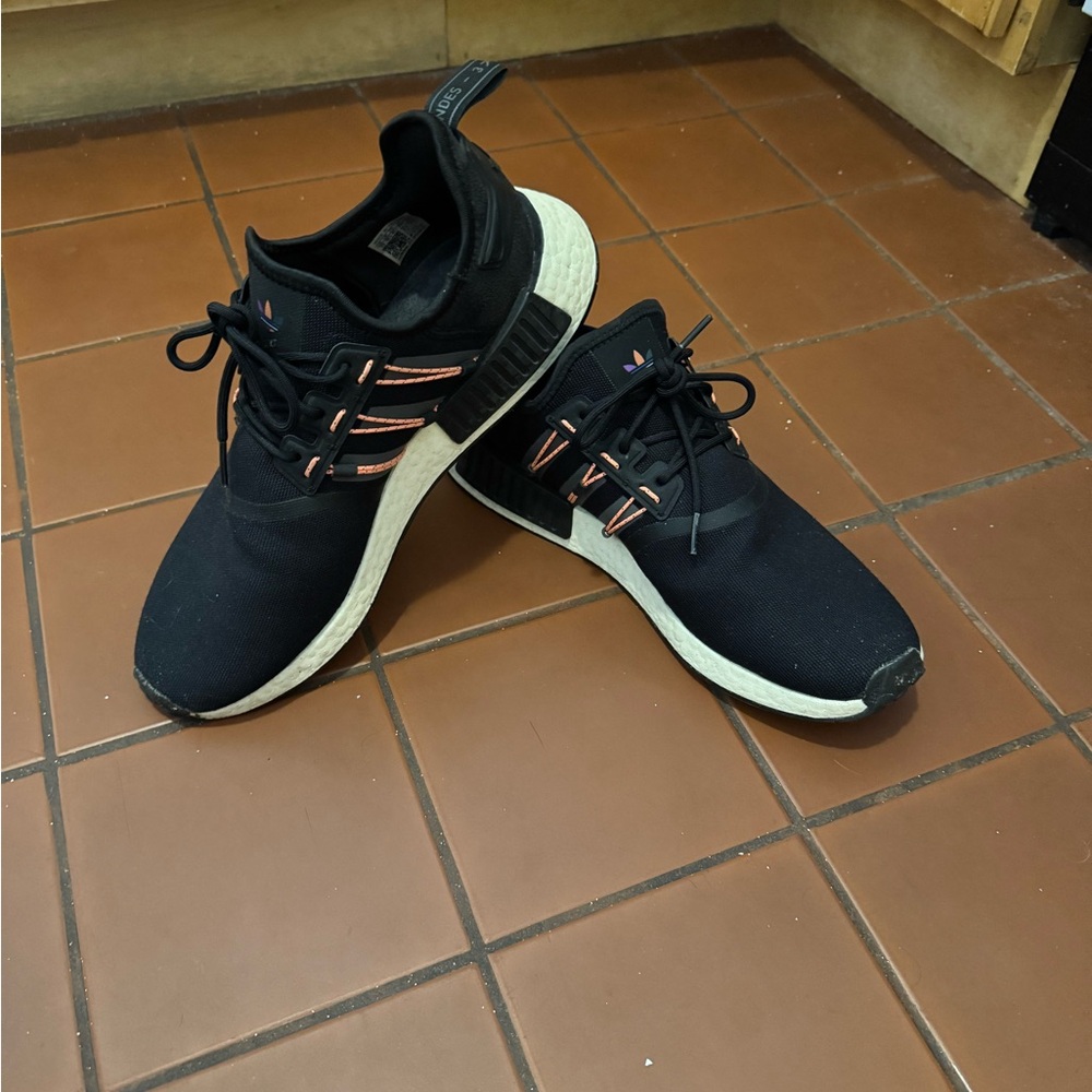 Adidas NMD_R1 Sneakers w/Box